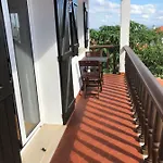 Belavista & Pool بيت ضيافة فاطمة