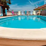 بيت ضيافة Belavista & Pool 4*