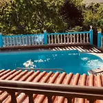 بيت ضيافة Belavista & Pool