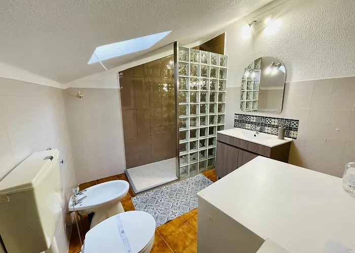 Belavista & Pool בית הארחה