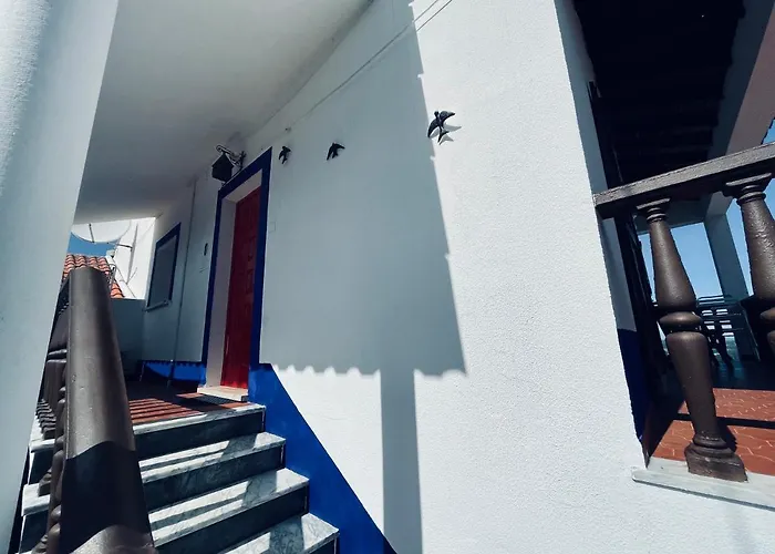 Belavista & Pool ゲストハウス