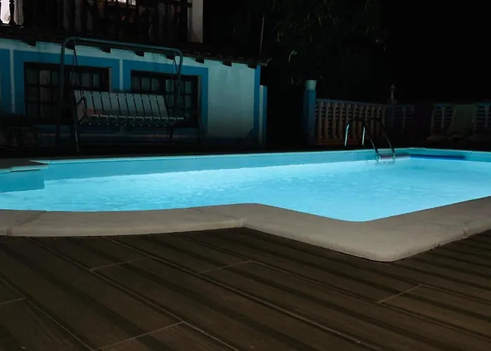 בית הארחה Belavista & Pool 4*