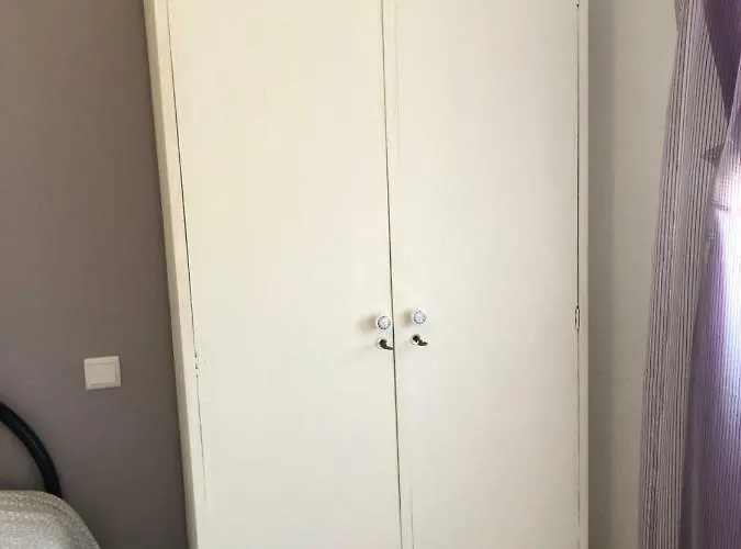 ゲストハウス Belavista & Pool