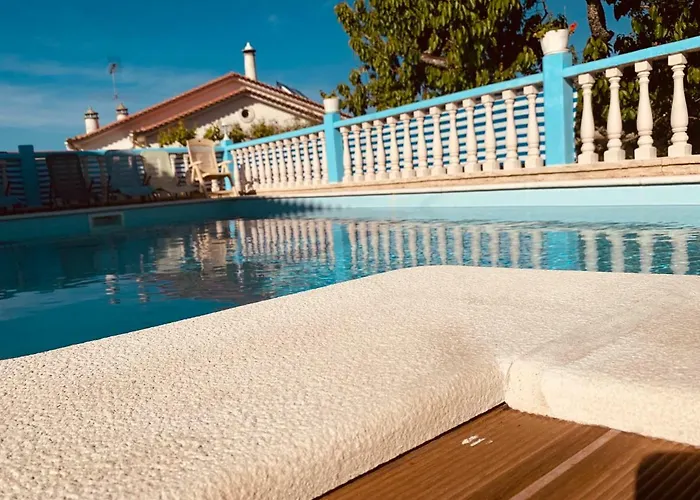 Belavista & Pool בית הארחה