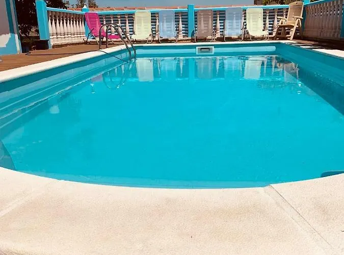 Belavista & Pool בית הארחה 4*